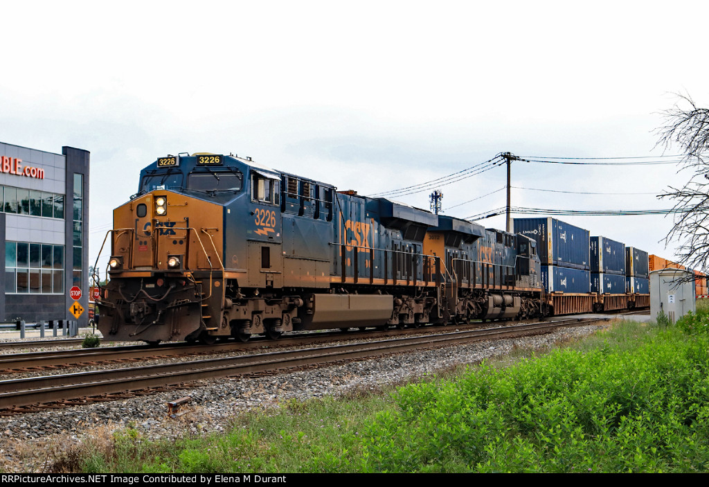 CSX 3226 on I-008